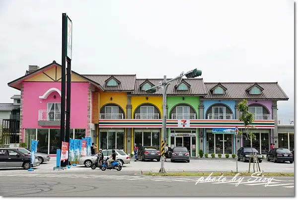 馬卡龍 彩虹7-11超商 便利商店 ~全台最美，非來不可的小七