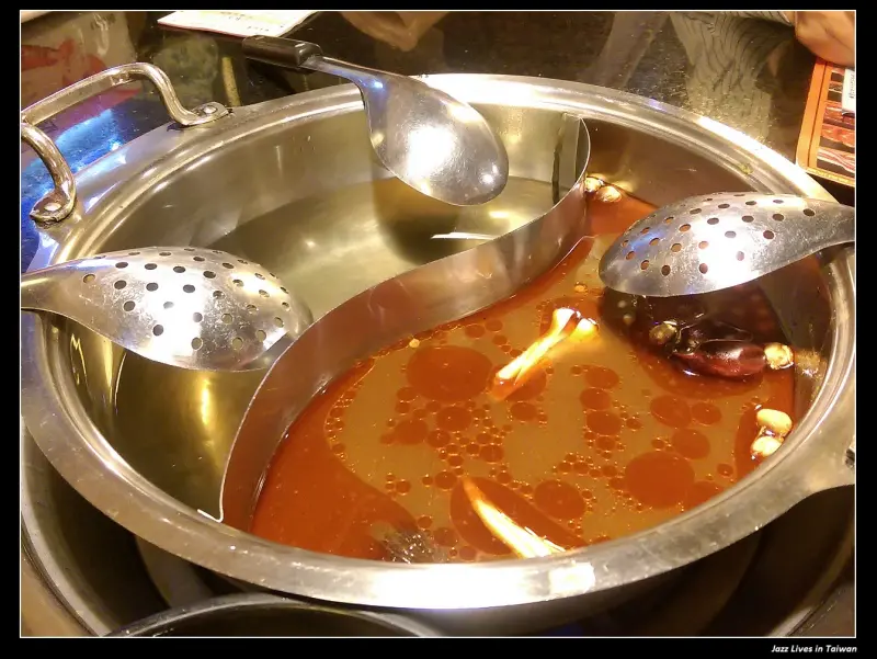 [馬辣復興店] 這是一間與眾不同的馬辣, 古色古香的裝潢搭配上到位的服務, 這是馬辣旗艦店嗎?