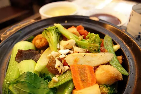 綠苗創意蔬食料理+素食+臭豆腐+陶鍋飯 +菜單 Menu +報導