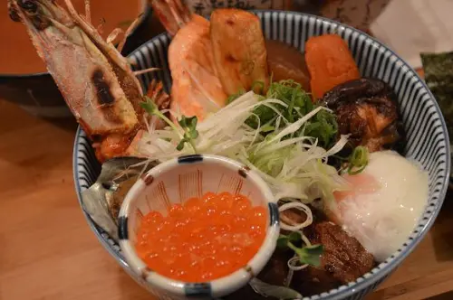 「職人燒肉丼店舖」~~豐富食材令人飽足又滿足