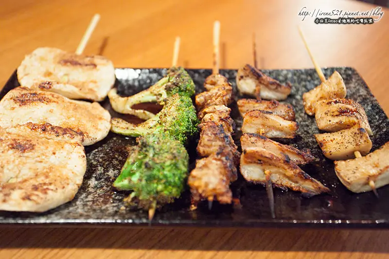  【台北中山區】還在吃塗抹許多醬汁的串燒嗎？忠於原味吧！可外帶的「柒-串燒屋」