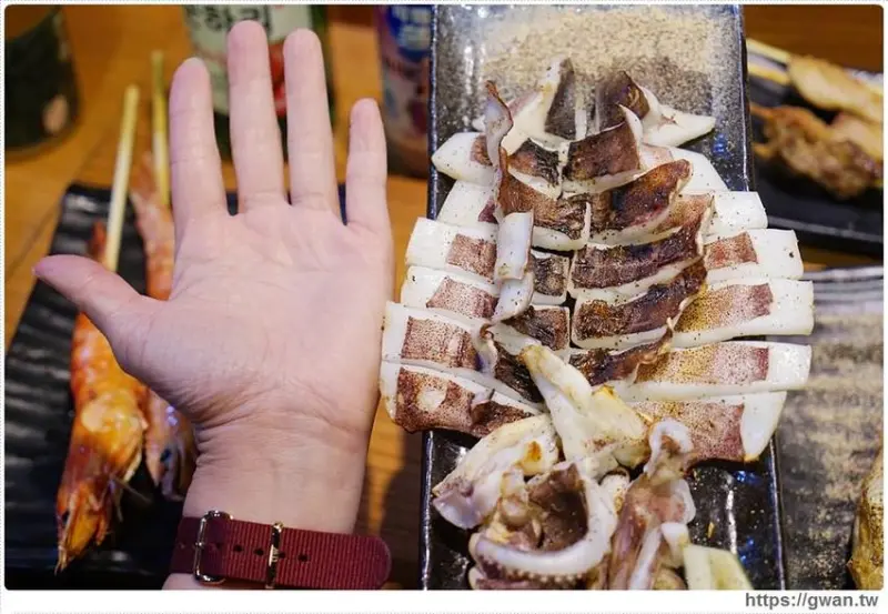 台北平價串燒15元起，新菜單巨大軟絲、頂級海鮮，凌晨2點宵夜好去處！！ 