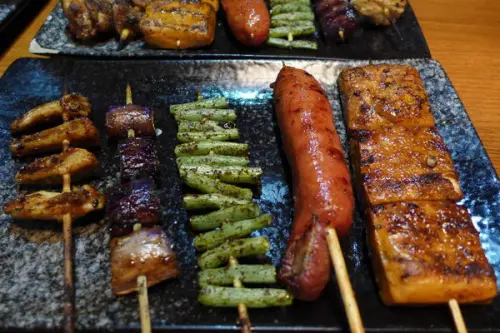 食尚玩家寵兒~打著燈籠找不到的平價「柒串燒屋」，內用外帶兩相宜!!!!!