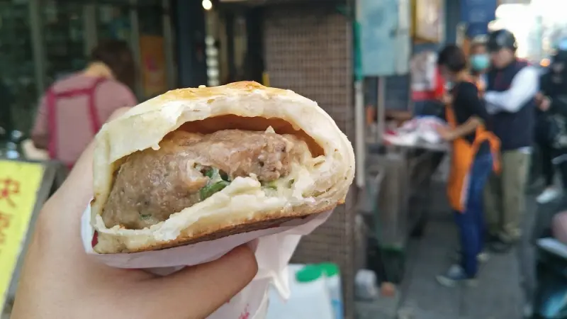 員林小吃_好胃口胡椒餅│彰化美食推薦！人氣激推銅板小吃~超多蔥與肉，超滿足！ - 愛伊特candy的分享樂園