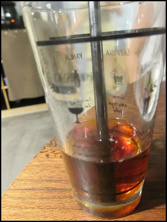 市府站美食：BITE 2 EAT薄多義市府店～又發現一個聚餐好地方