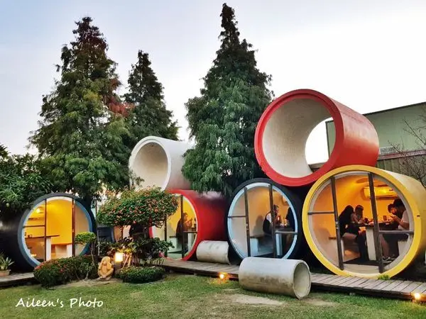 [彰化] 變身文青版瑪利歐到彩色水管屋用餐~別有洞天HOLES水管主題餐廳