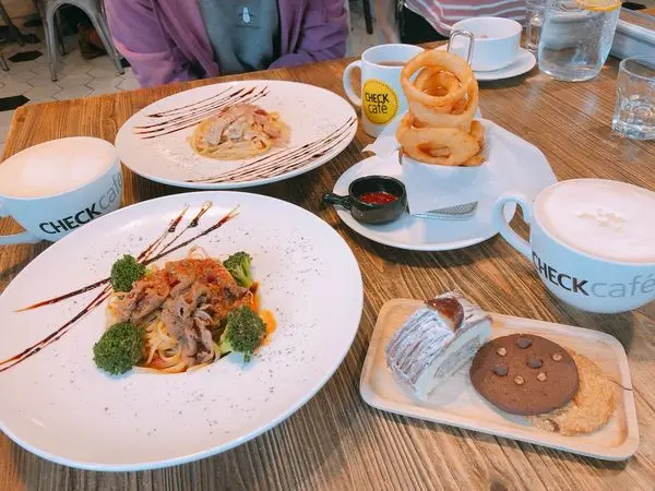 捷運行天宮站✿ Check Café 雀客咖啡✿旅館一樓的美式輕食~全日早午餐與全日午茶 !