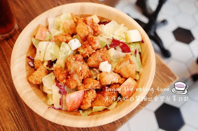 ｜關於美食（台北TAIPEI x 雀客咖啡CHECK Cafe）｜Enjoy the eating time禾乃氏從口袋掏出食堂分享日誌－令人上癮早午餐與自在的新穎風尚美式氛圍