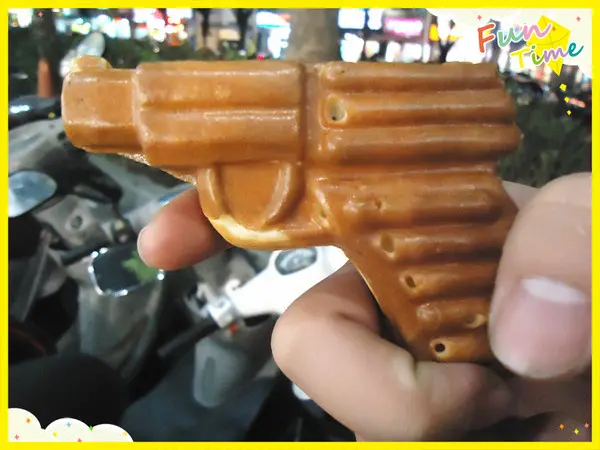 【台中食記-西屯區】平民美食♥顛覆傳統造型多變化@逢甲夜市-日本冠軍剪刀式雞蛋糕              