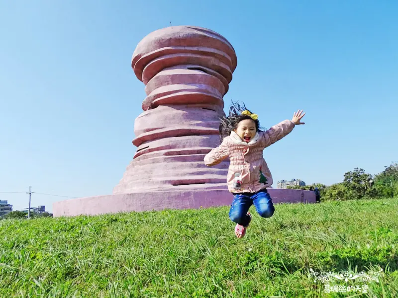 【鶯歌景點】三鶯桃花源-IG打卡熱門景點，彷彿來到巨人國
