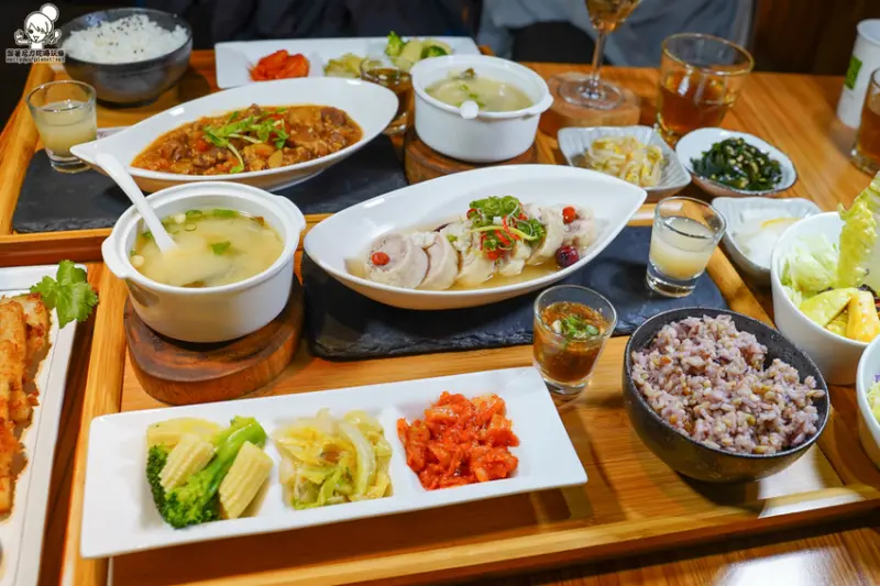 高CP值澎派美食料理，獨門風味晚餐、聚餐約會|日光徐徐 晚餐開賣 - 跟著尼力吃喝玩樂＆親子生活