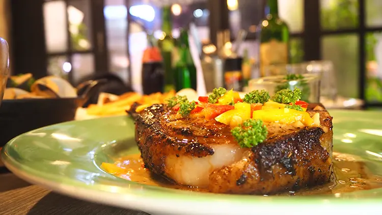 胖東西廚房 Osteria by Vincent 東區第一名戰斧豬排戰斧牛排 科技大樓站美食 信義區美食 舒肥料理頂級美食  情人節約會餐廳 聚餐慶生 聖誕跨年大餐