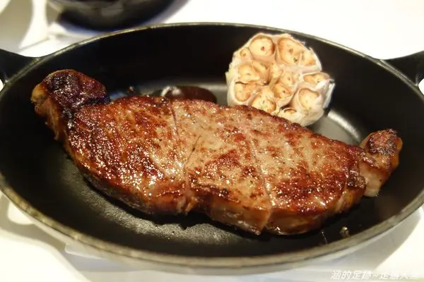 [食記] 台北國賓大飯店- A Cut 牛排館 ~ 台北最有名的高檔牛排館之一