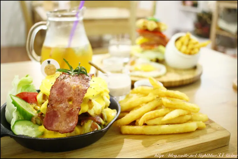 [ 信義安和站美食 ] Le Petit Waffle 蕾蓓蒂比利時鬆餅～鄉村風平價早午餐，鐵鍋雙層起司培根瓦芙