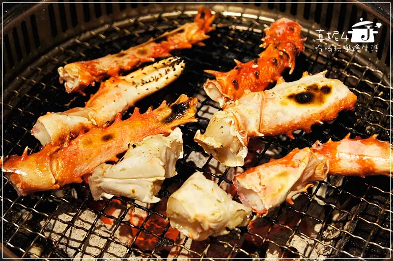 [捷運美食-新莊站] 重新裝潢後的上禾町日式燒肉，新莊第一家生凍帝王蟹吃到飽! 蝦兵蟹將海陸生鮮百百樣，不怕痛風的歡迎來挑戰!(文末有抽獎資訊)