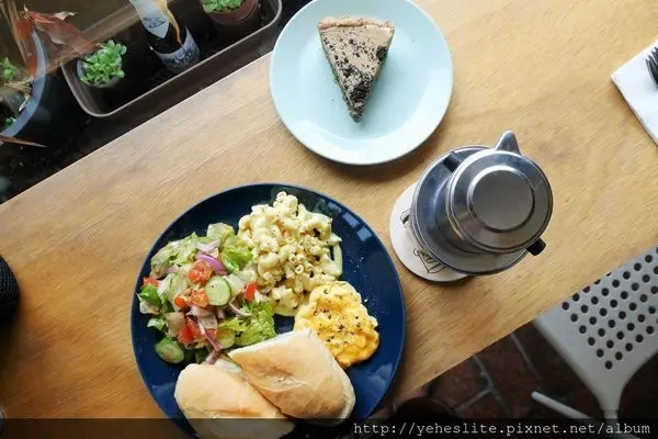 ams foods and goods-小山丘上，湄公河呼喚的是有著藝術家靈魂的柬埔寨式早午餐以及越南式的冰滴咖啡