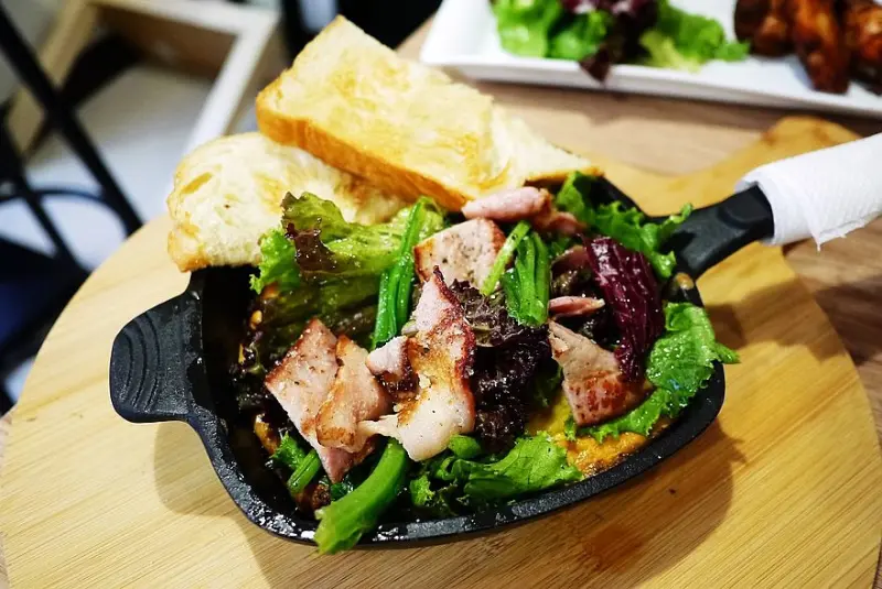 【新北】板橋 翻桌吧Turning Table BRUNCH 新開幕早午餐‧捷運江子翠‧好初早餐旁(10/4正式開幕)