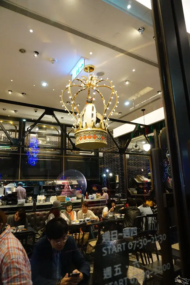 [臺北。美食]信義區|人氣厚鬆餅。UZNA OMOM 杏桃鬆餅屋。好友聚餐處～預約才有位置喲！