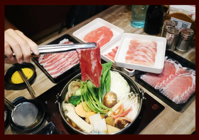 大安 χ 潮肉東豐店 ▎壽喜燒必吃潮肉 ‧ CP值高 ‧ 貼心桌邊服務 ‧ 創意口味 ‧ 從大學吃到出社會的壽喜燒 ‧ 11年創始店 (附菜單)