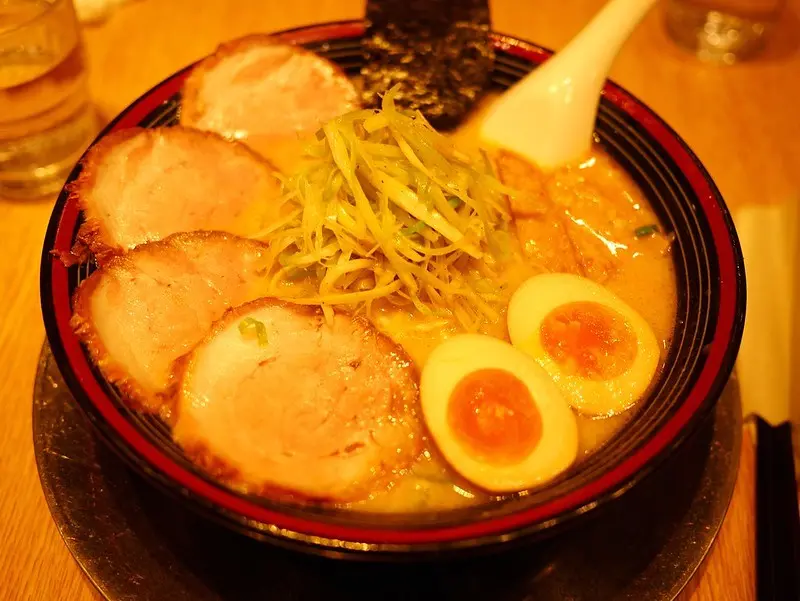 【美食】台北信義區。屯京拉麵(新光三越A8店B2)! 來自東京池袋的豚骨拉麵~加大免費喔! 池袋 屯ちん