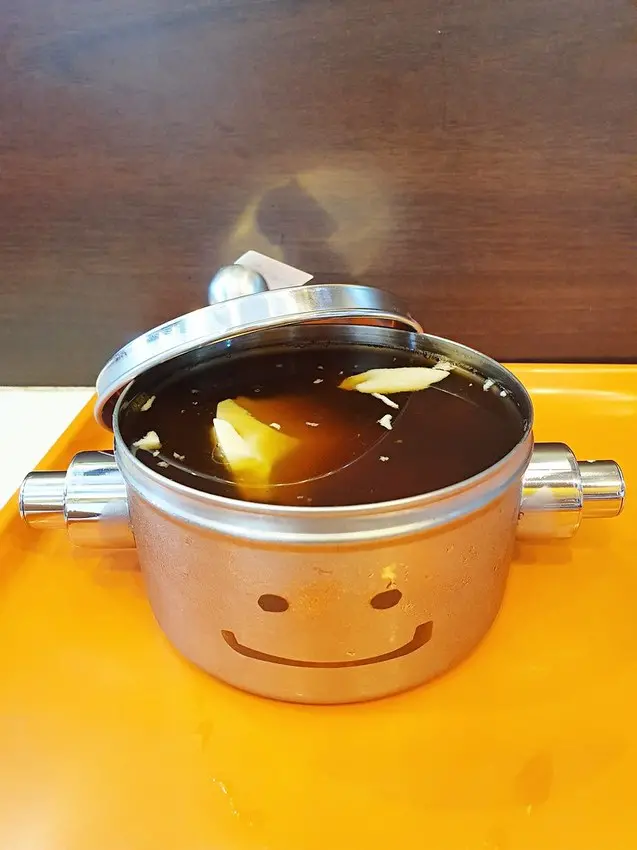 【台中西屯美食】打鐵豆花 ~ 便當盒裡裝的不是飯菜，是好吃的豆花，超可愛的「鐵」定好吃的豆花。。。