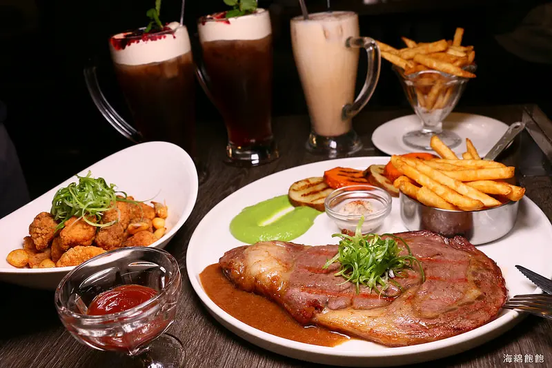 台北車站美食『瓦法奇朵(台北車站店)』海陸雙拼火鍋買一送一,莓果奶蓋買一送一,完整菜單價位,台北聚餐,牛排、披薩、甜點下午茶(捷運台北車站)