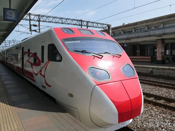 花蓮小旅行【慢慢旅行】安靜、舒適、最有回家感的時尚民宿(近熱鬧市區覓食方便步行就達)