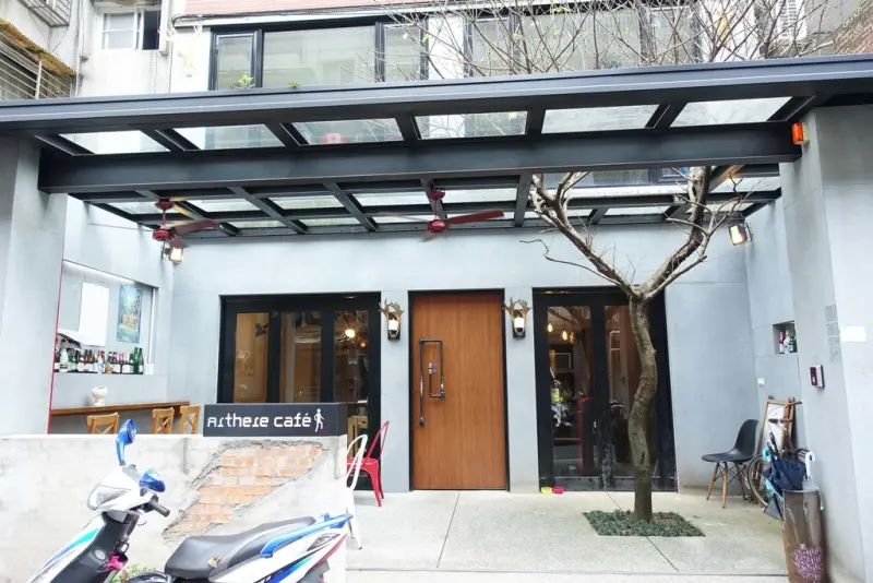 【美食】上樓看看 Arthere Cafe，寬敞舒適大空間信義區咖啡廳，近市政府捷運站信義百貨商圈，不限用餐時間