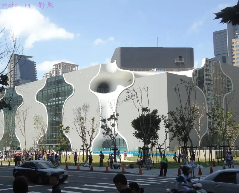 【台中。西屯區】 千隻紙貓熊 佔領臺中歌劇院~