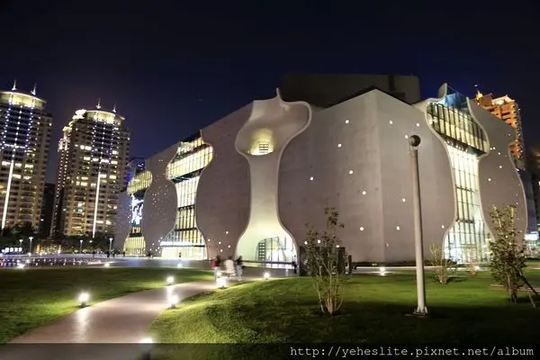 拿鐵看國家歌劇院的美麗與哀愁