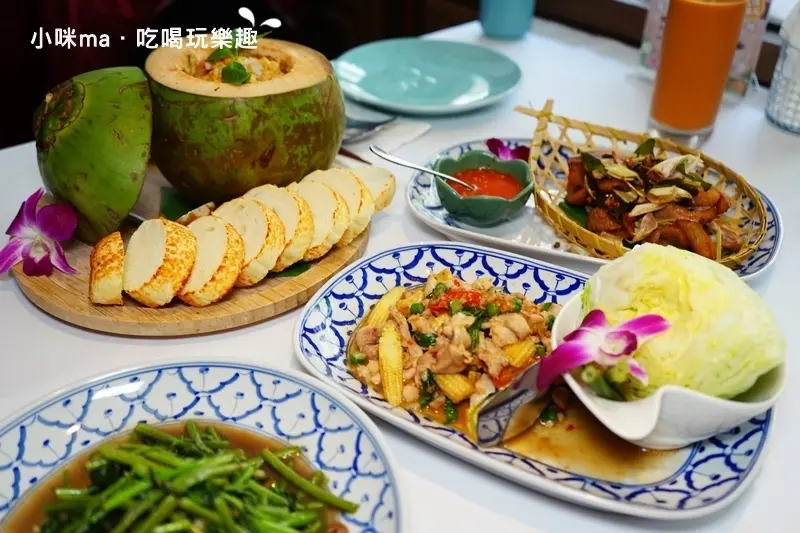 香米泰國料理 光復店 ▏椰子咖哩海鮮/香茅炸松阪豬 讓你品嚐正宗泰式美味。滿滿綠意 城市裡的小綠洲。國父紀念館站2號出口