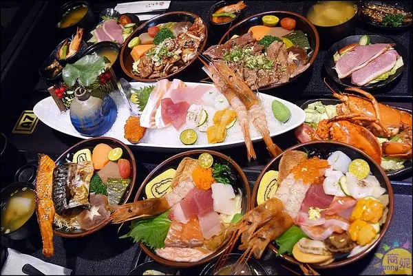 台中一中商圈人氣平價丼飯。八坂丼屋。中友百貨超值澎湃海鮮熟食丼飯，吃過都說讚!@商妮吃喝遊樂        
      