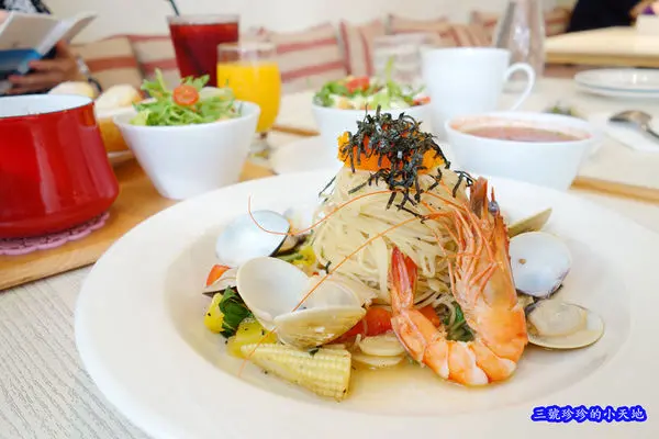 台北東區餐廳。HERDOR Tea House。早午餐burnch推薦。雲朵鍋煮奶茶。超可愛外帶心情杯讓你隨心所欲變換心情。