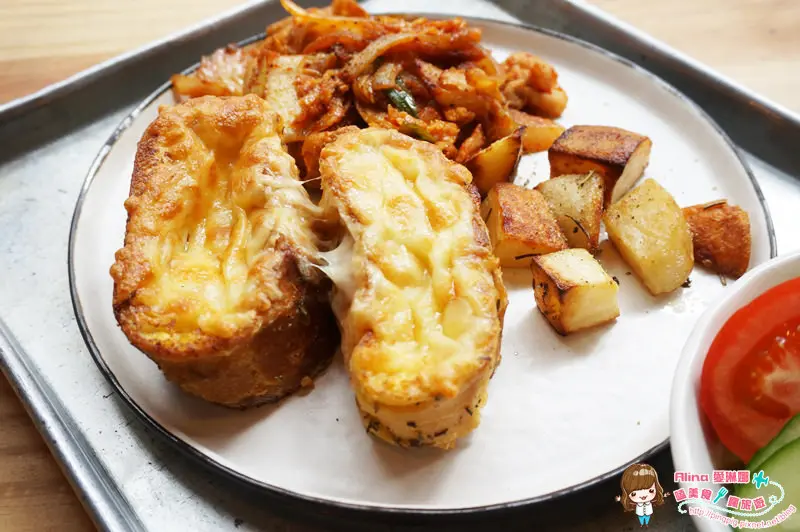 【食記】台北 科技大樓 Raw Cafe 法式吐司蛋汁吸飽飽 外層香酥內裡軟綿的早午餐