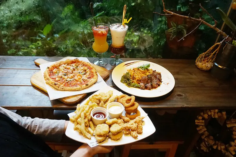 轉角726，手工咖啡。新竹美食。青草湖附近咖啡簡餐廳。走進悠閒溫馨的自家庭院，享受美好愜意的用餐時光