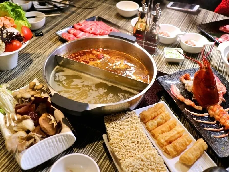 【台北.火鍋】麻神麻辣鍋-酥麻湯頭+厲害私房菜，神級鴨血一吃上癮