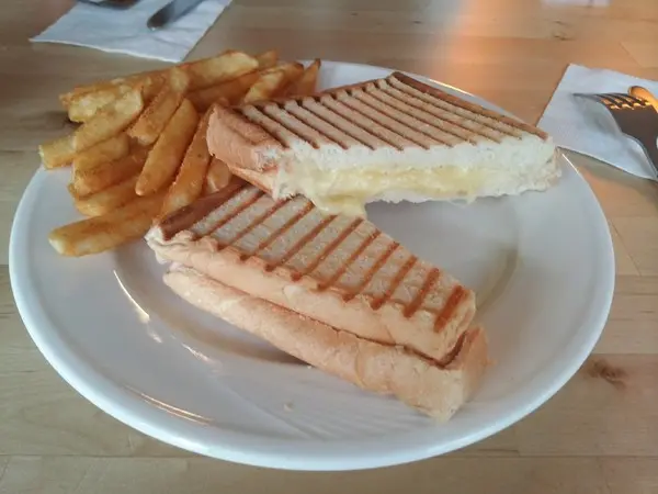 [台北景美] 世新大學周邊 ♥『車庫吐司』♥ 學生最愛的平價早午餐