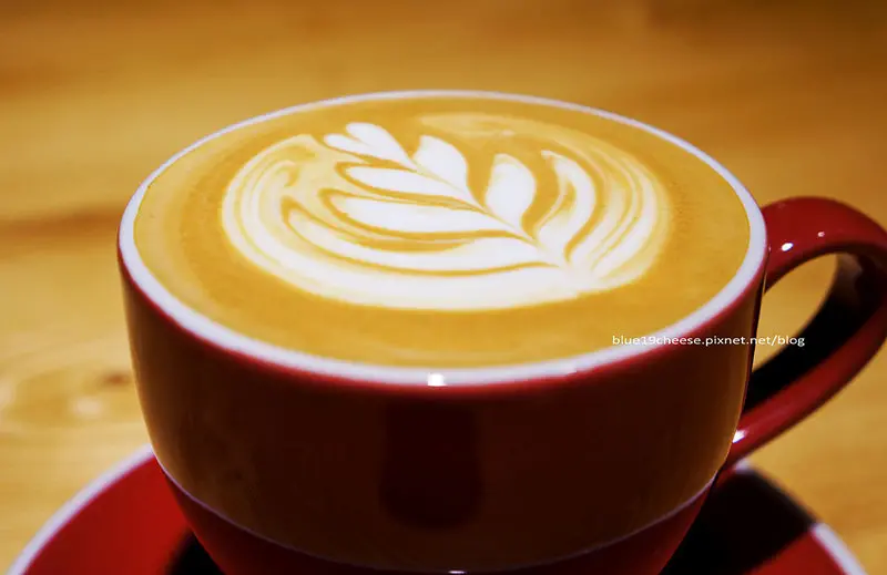 【台中西區】Cafe lulu自家烘焙任性咖啡館 大墩店 - 與一店截然不同的風格.低調住宅區內.愛喝咖啡客人尋香到XD 