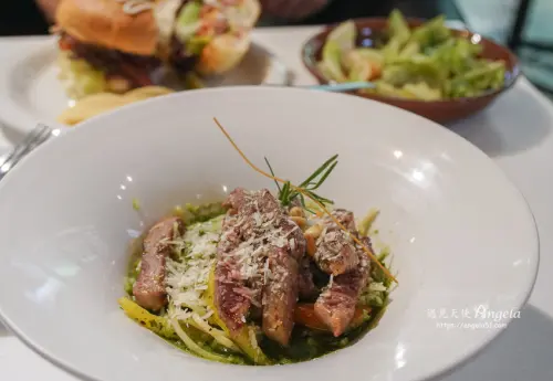 Wow 咖啡.深坑山上寵物友善餐廳 有草地餐點也好食 - 遇見天使~Angela