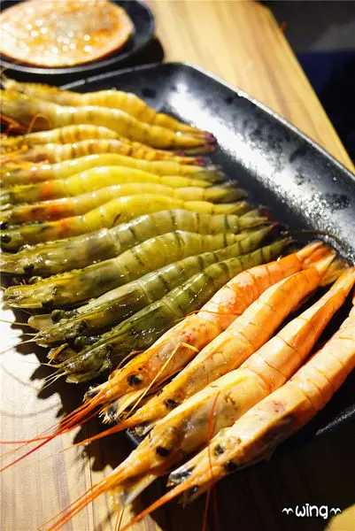 ［新北板橋］【我！就厲害(板橋店)】嚴選大蝦、各式牛、豬、雞肉極緻食材吃到飽體驗        
      