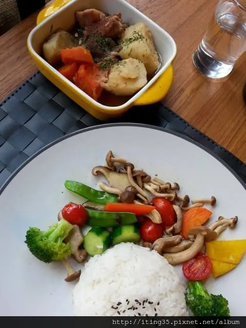 【天母】滿屋荷蘭味的異國風情~DOORS Coffee 門片咖啡