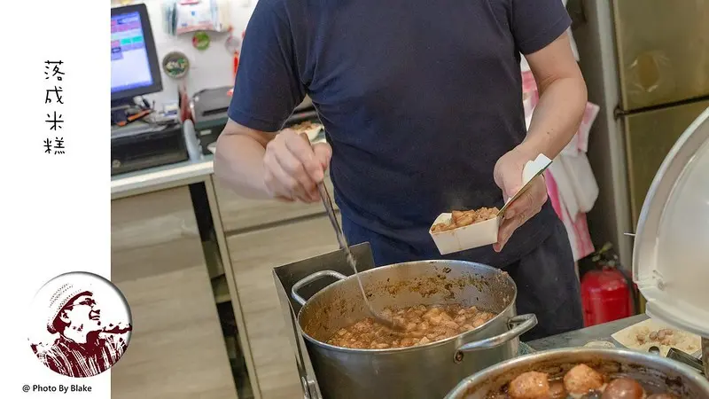 在地超過50年的老店，網路評價也超過1000則，是許多人指定一定要來吃的米糕與四神湯｜布雷克出走旅行視界