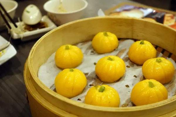 (胖樺食記) 新北永和推薦美食「犁園湯包館永貞店」，南瓜芝麻包好看又好吃/捷運頂溪站/捷運南京復興