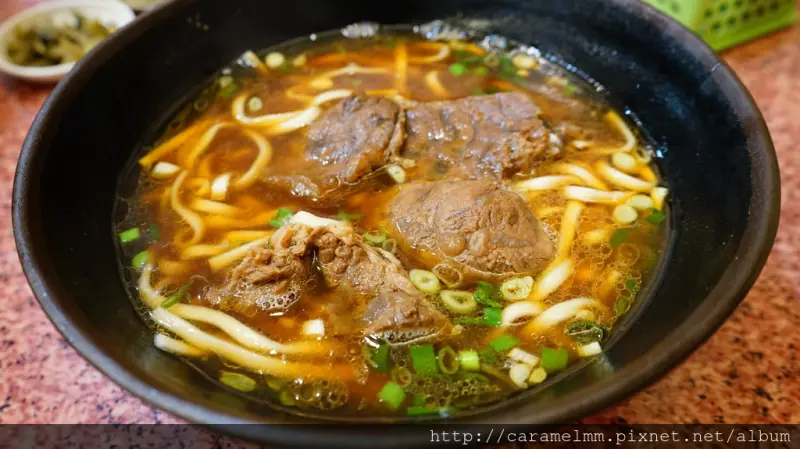 【苗栗頭份】田新牛家庄 田新牛家莊 苗栗最牛的溫體全牛料理 肉質鮮甜 平價美味俗勾大碗 建國路/近85度C