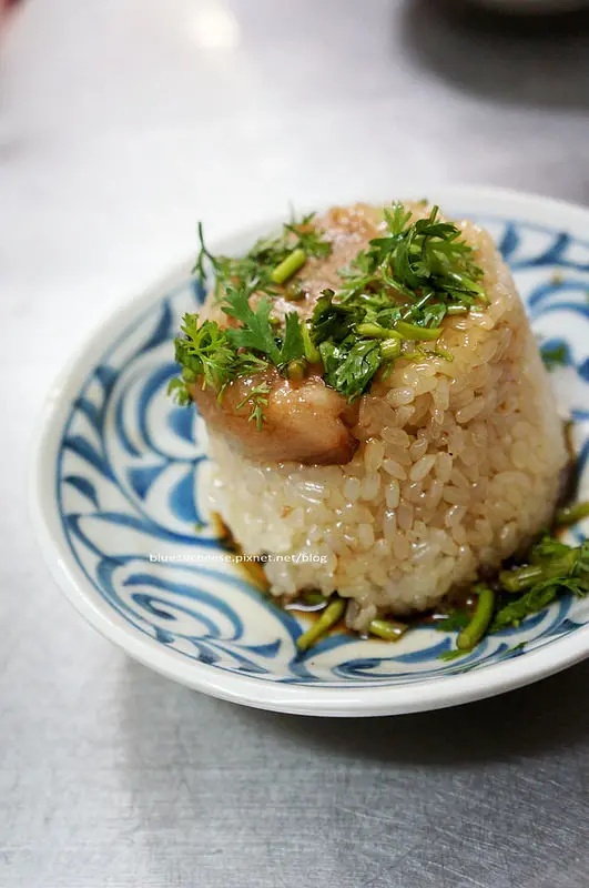 【台中清水小吃】榮米糕 - 在地人回鄉必吃美食.還有人當早餐吃耶.晚來就吃不到囉.天一大飯店隔壁