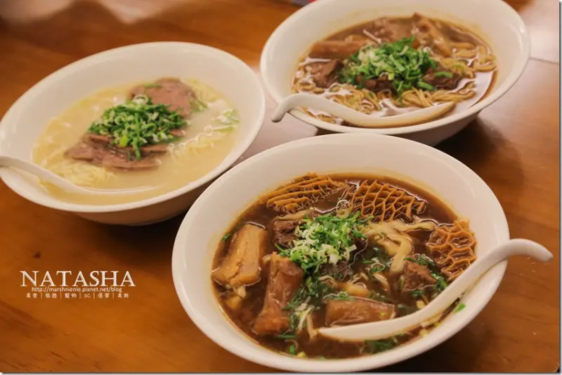 新竹。東區│貳壹村～用料食材熬製多天的濃郁湯頭 愛玩客強力推薦及藝人孫鵬加持的獨特牛肉麵店【寵物友善】