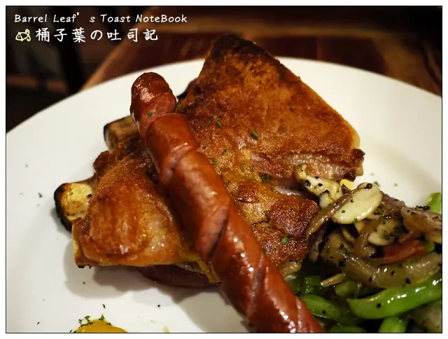 【複合式】新北市板橋區│Halla 義式餐廳 (捷運板橋站) -- 早午餐．義大利麵．燉飯．下午茶~驚豔美味德國豬腳