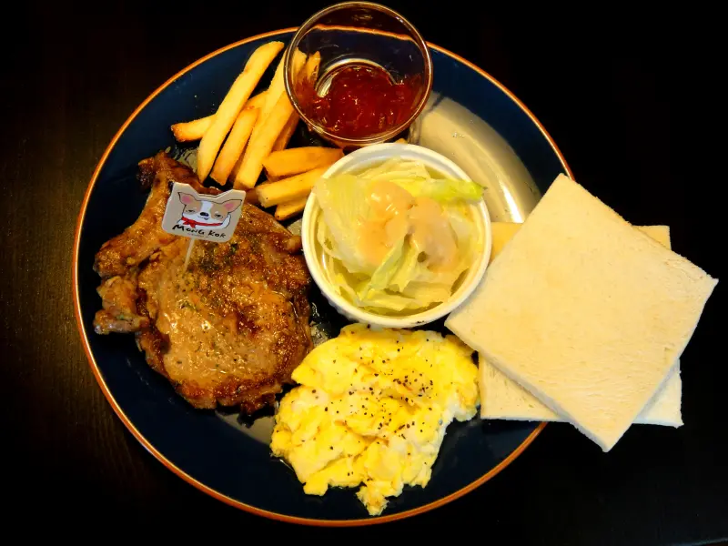 台北市北投區美食／旺角咖啡旅店，寵物也可以進店用餐！