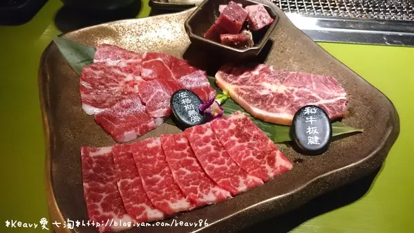 ★高雄苓雅★中山店【原燒】優質原味燒肉，黑鑽雙享滿足挑嘴的味蕾。