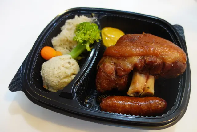 我的藏食館精品超市士林中正店 熟食部德國豬腳超美味